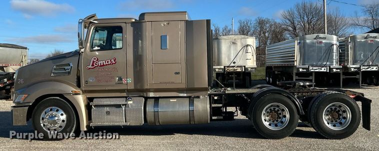 image for item NJ9636 2016 Western Star 5700XE semi truck