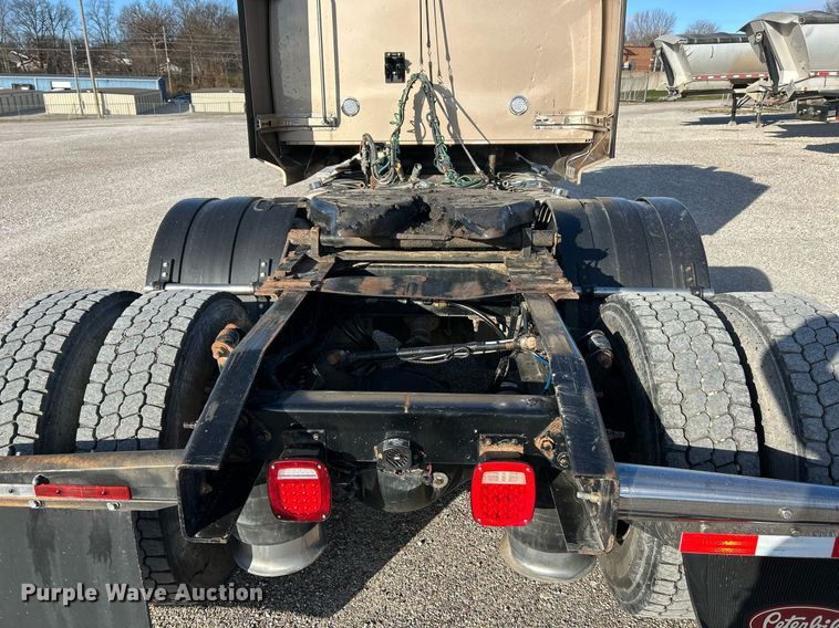 image for item NJ9636 2016 Western Star 5700XE semi truck