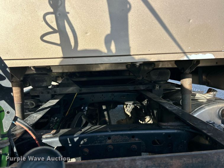 image for item NJ9636 2016 Western Star 5700XE semi truck