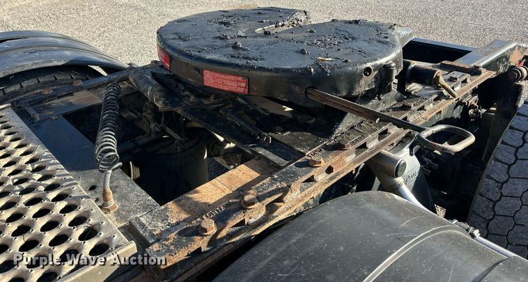 image for item NJ9636 2016 Western Star 5700XE semi truck