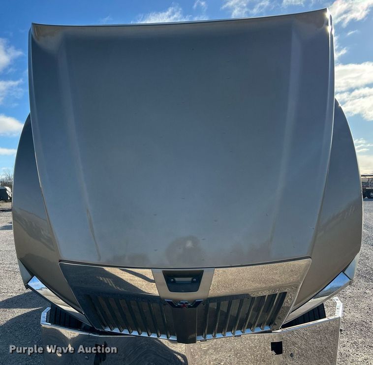 image for item NJ9636 2016 Western Star 5700XE semi truck