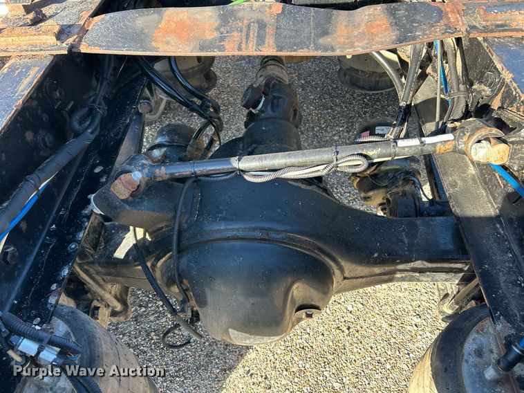 image for item NJ9636 2016 Western Star 5700XE semi truck