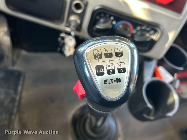 image for item NJ9636 2016 Western Star 5700XE semi truck