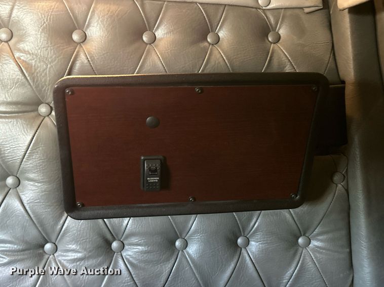 image for item NJ9636 2016 Western Star 5700XE semi truck