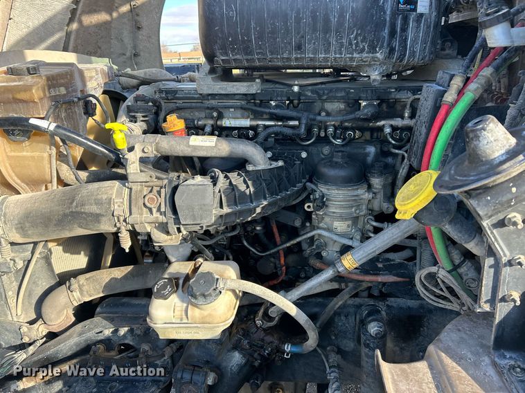 image for item NJ9636 2016 Western Star 5700XE semi truck