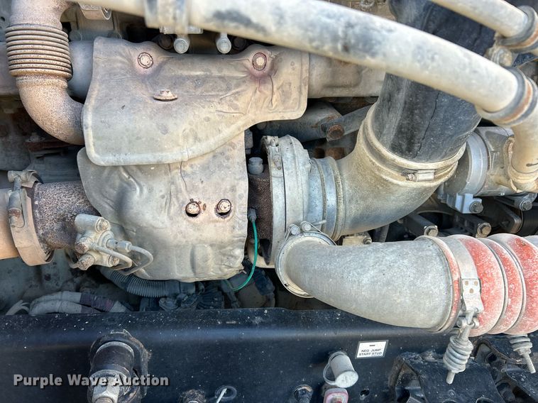 image for item NJ9636 2016 Western Star 5700XE semi truck