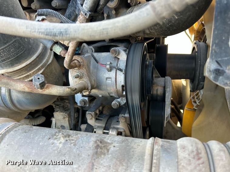 image for item NJ9636 2016 Western Star 5700XE semi truck