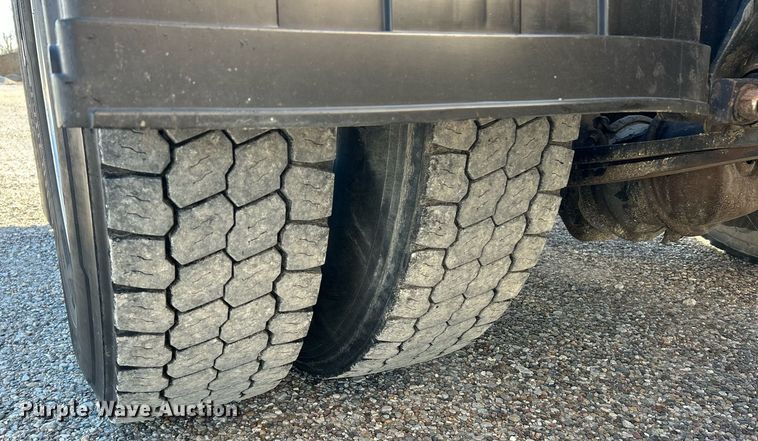 image for item NJ9636 2016 Western Star 5700XE semi truck