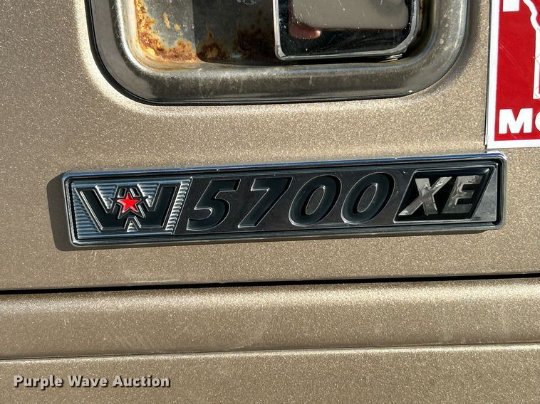 image for item NJ9636 2016 Western Star 5700XE semi truck