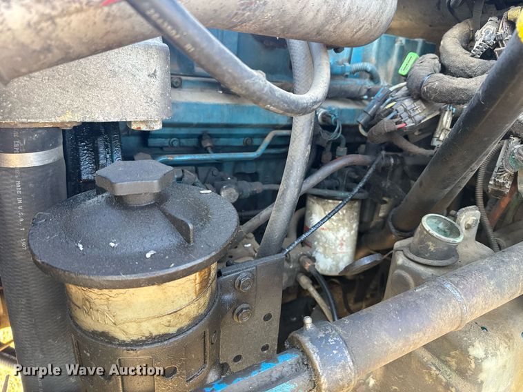 image for item NN9562 2003 International 4400 semi truck