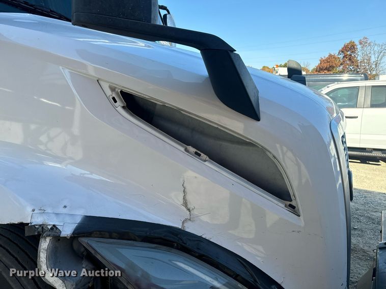 image for item YA0114 2020 Volvo VN semi truck