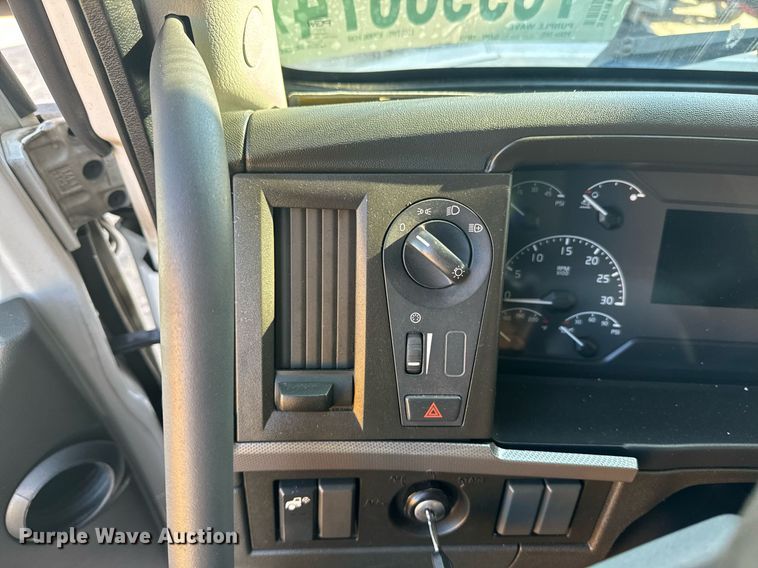 image for item YA0114 2020 Volvo VN semi truck