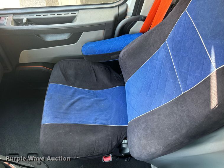 image for item YA0114 2020 Volvo VN semi truck