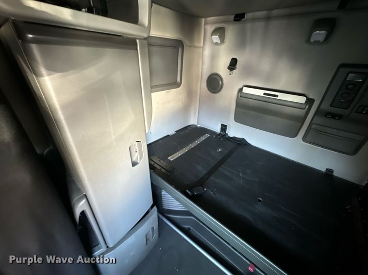 image for item YA0114 2020 Volvo VN semi truck