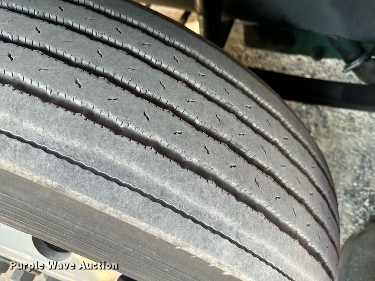 image for item YA0114 2020 Volvo VN semi truck