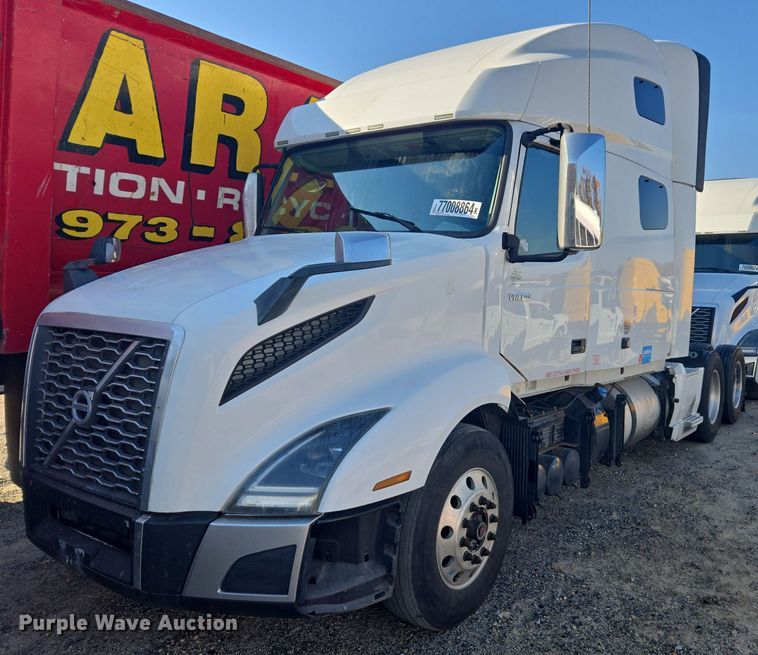image for item YA0115 2020 Volvo VN semi truck