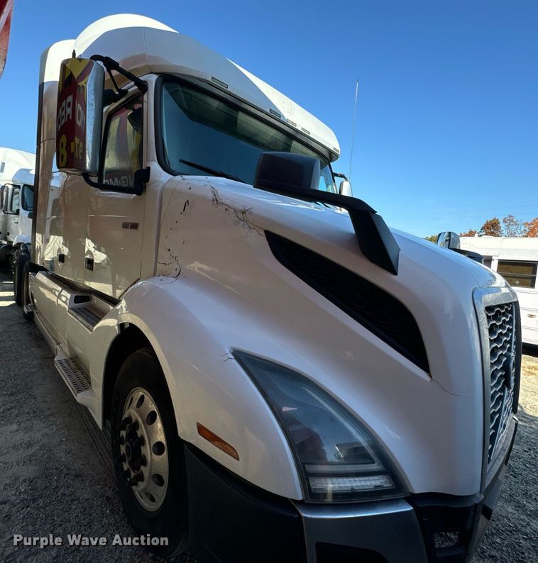 image for item YA0115 2020 Volvo VN semi truck