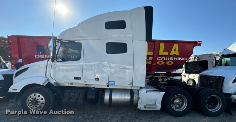 image for item YA0115 2020 Volvo VN semi truck