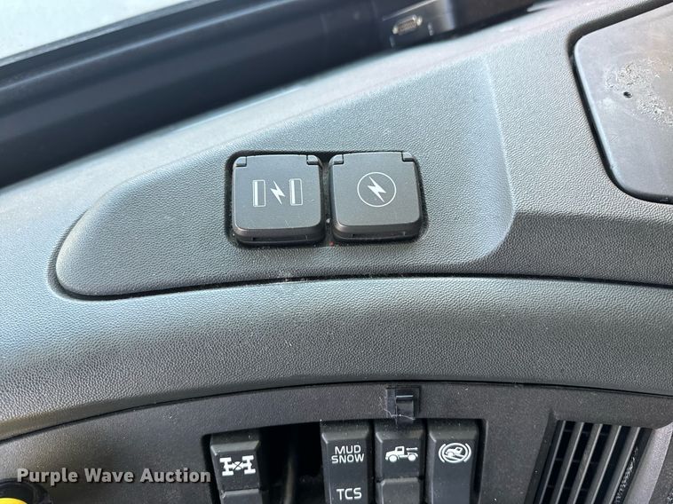 image for item YA0115 2020 Volvo VN semi truck