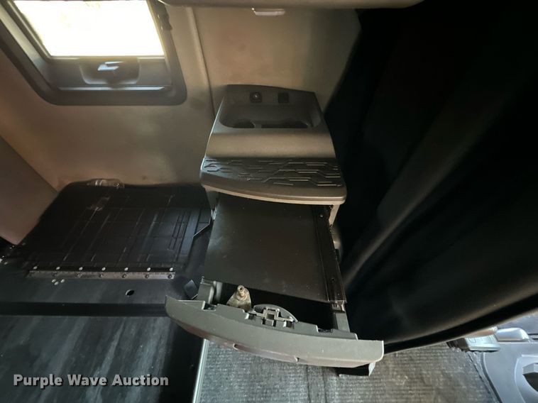 image for item YA0115 2020 Volvo VN semi truck