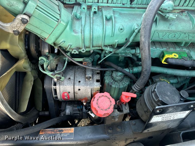 image for item YA0115 2020 Volvo VN semi truck