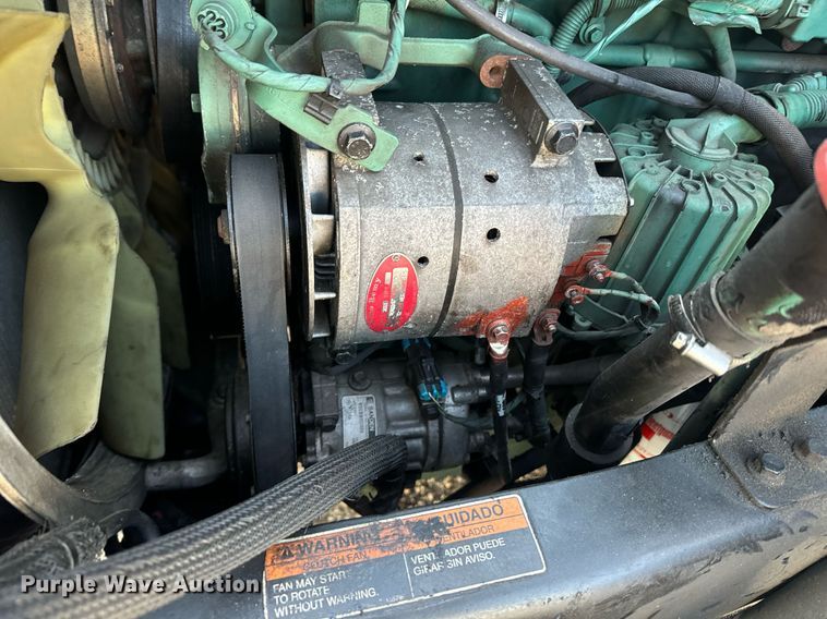 image for item YA0115 2020 Volvo VN semi truck