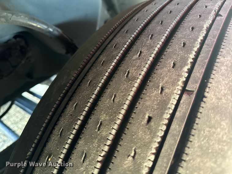 image for item YA0115 2020 Volvo VN semi truck