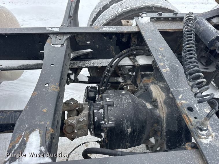 image for item YA0136 2017 Freightliner Cascadia 125 semi truck