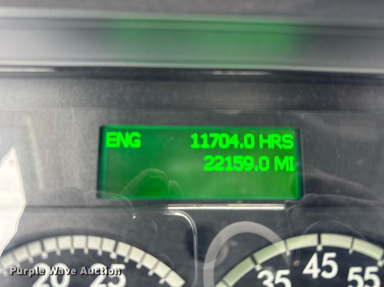 image for item YA0136 2017 Freightliner Cascadia 125 semi truck