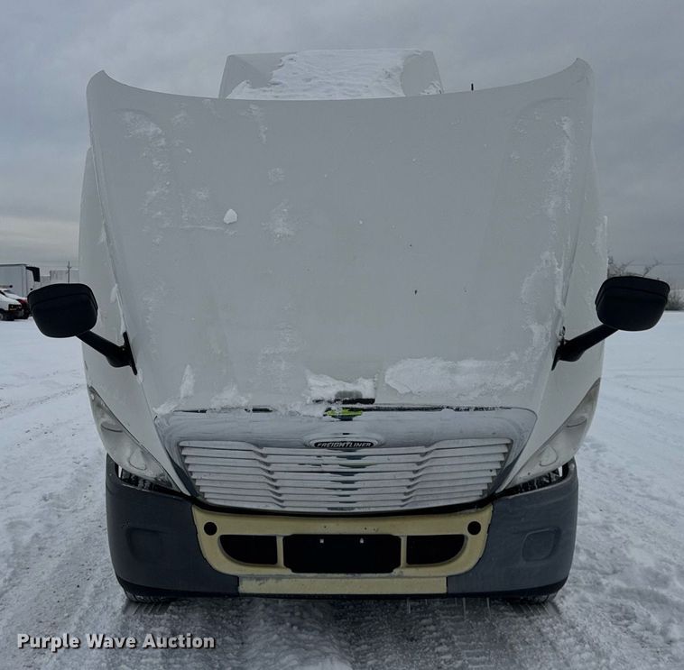 image for item YA0136 2017 Freightliner Cascadia 125 semi truck