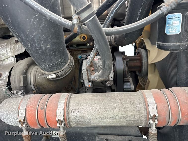 image for item YA0136 2017 Freightliner Cascadia 125 semi truck