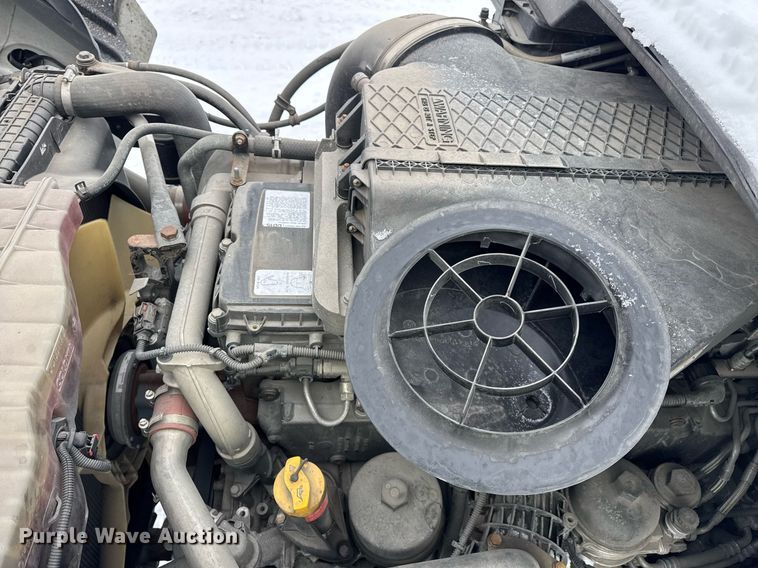 image for item YA0136 2017 Freightliner Cascadia 125 semi truck