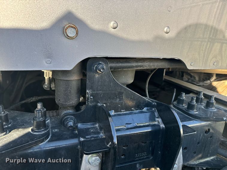 image for item YA0161 2013 Peterbilt 579 semi truck