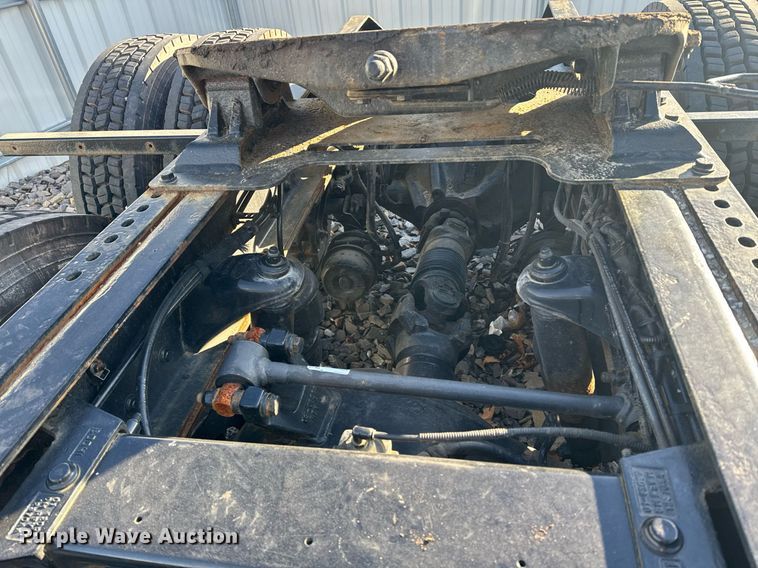 image for item YA0161 2013 Peterbilt 579 semi truck