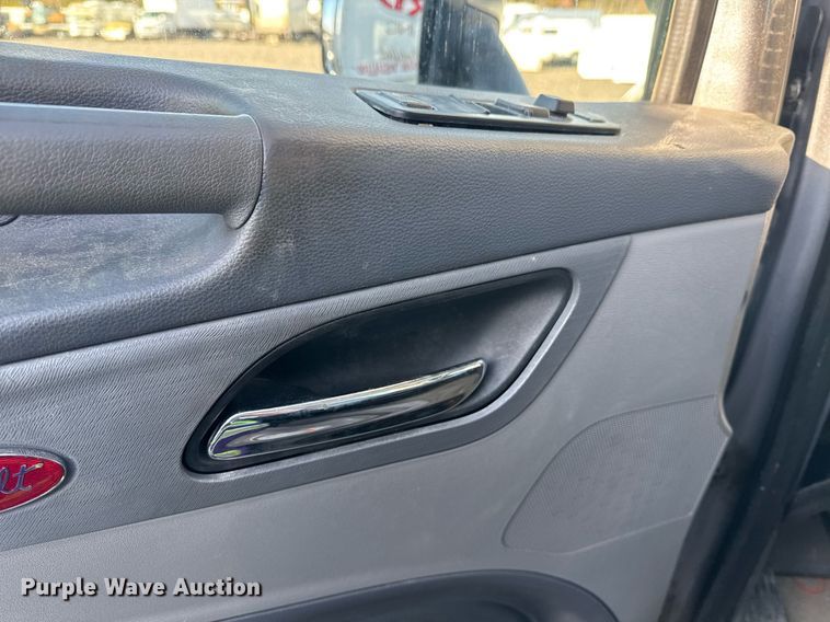 image for item YA0161 2013 Peterbilt 579 semi truck