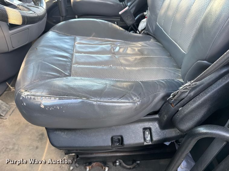 image for item YA0161 2013 Peterbilt 579 semi truck