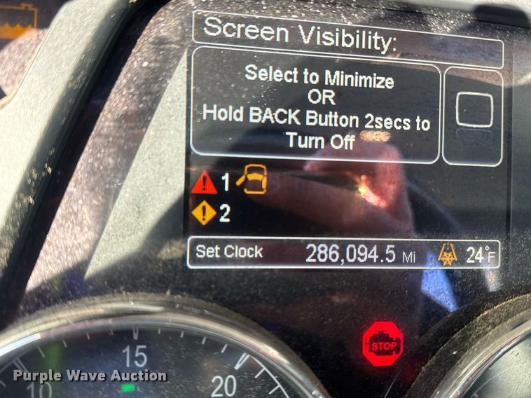 image for item YA0161 2013 Peterbilt 579 semi truck