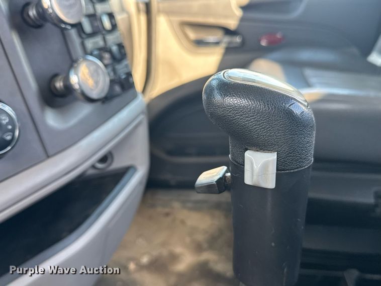 image for item YA0161 2013 Peterbilt 579 semi truck