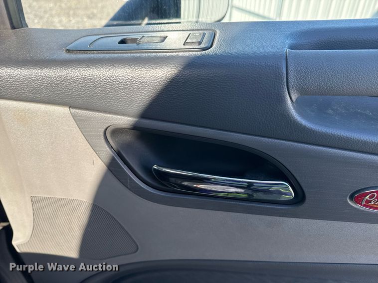 image for item YA0161 2013 Peterbilt 579 semi truck