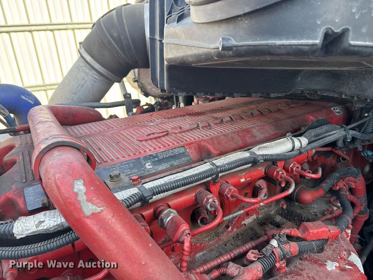 image for item YA0161 2013 Peterbilt 579 semi truck