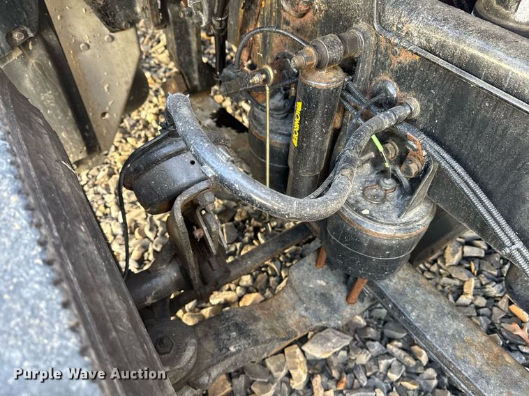 image for item YA0161 2013 Peterbilt 579 semi truck