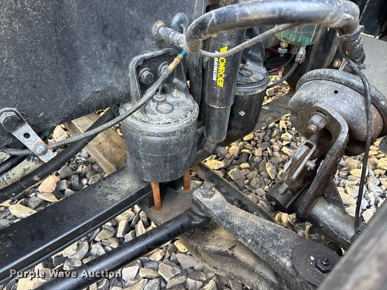 image for item YA0161 2013 Peterbilt 579 semi truck