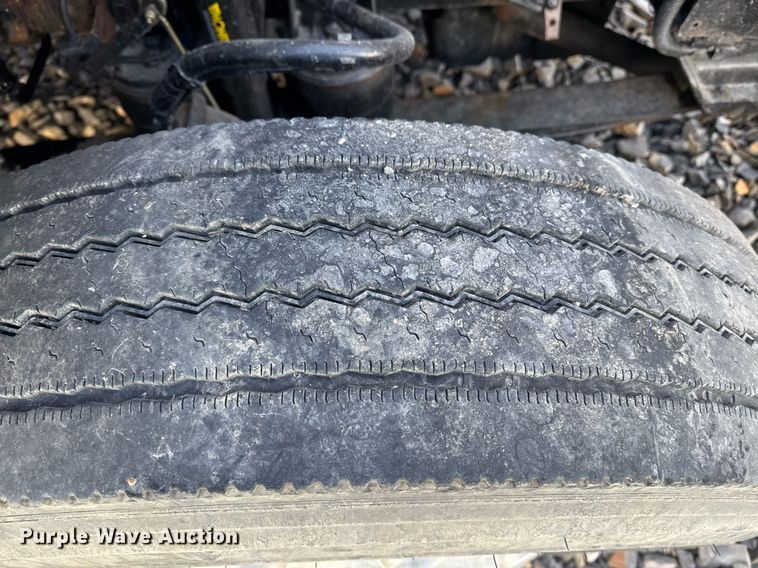 image for item YA0161 2013 Peterbilt 579 semi truck