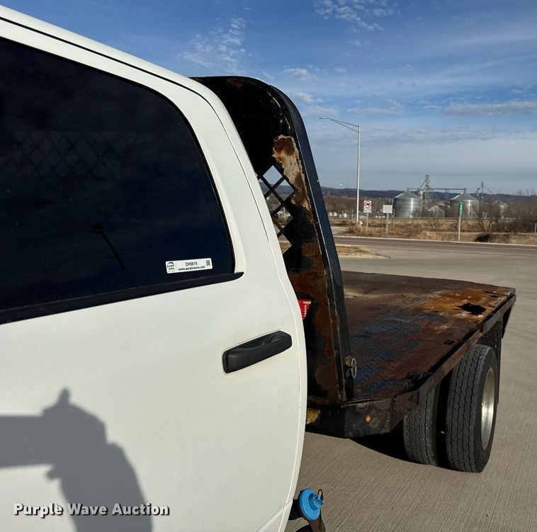 image for item DH9819 2011 Dodge Ram 5500HD Crew Cab pickup truck