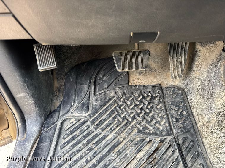 image for item DH9819 2011 Dodge Ram 5500HD Crew Cab pickup truck