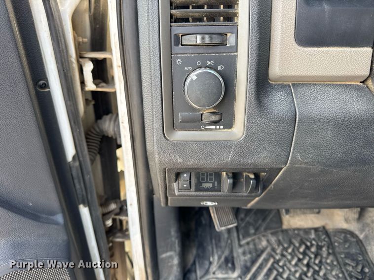 image for item DH9819 2011 Dodge Ram 5500HD Crew Cab pickup truck