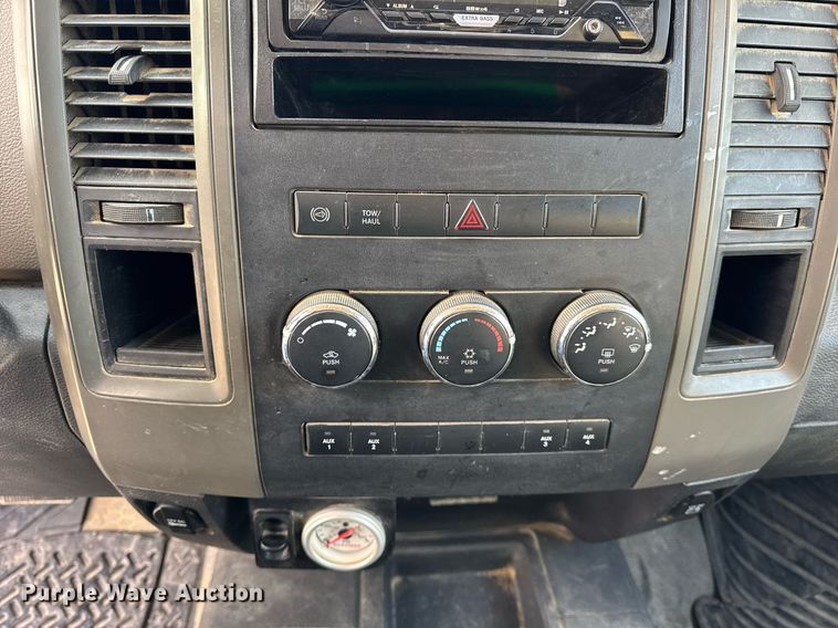 image for item DH9819 2011 Dodge Ram 5500HD Crew Cab pickup truck