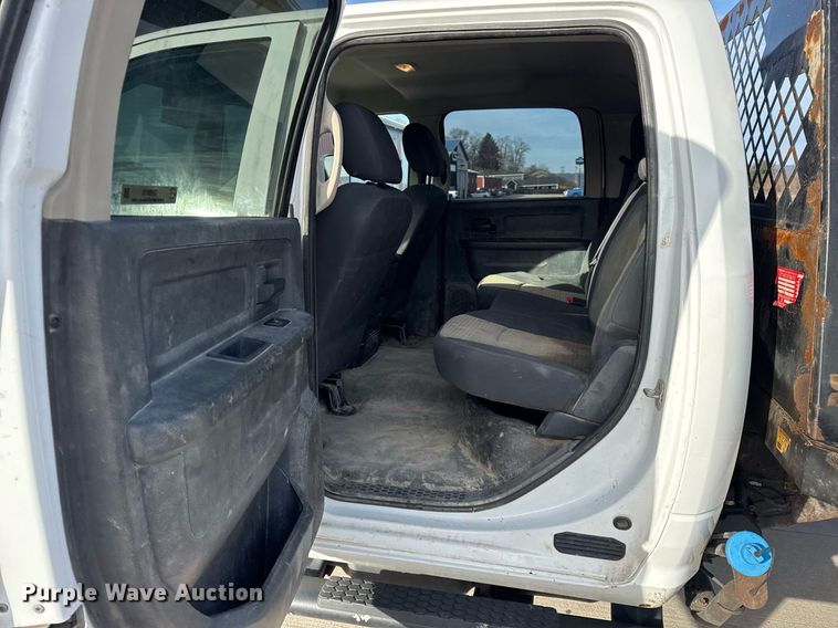 image for item DH9819 2011 Dodge Ram 5500HD Crew Cab pickup truck