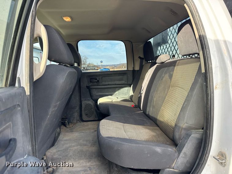 image for item DH9819 2011 Dodge Ram 5500HD Crew Cab pickup truck