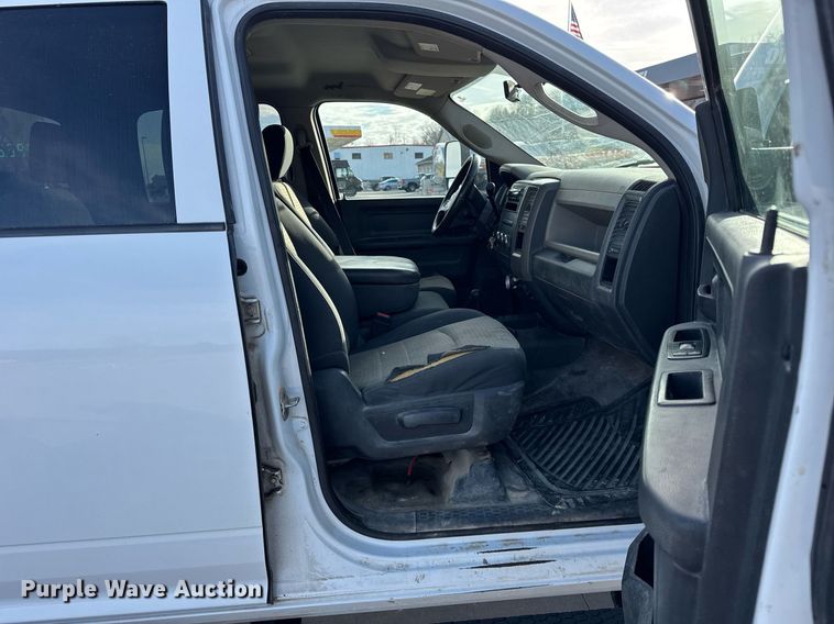 image for item DH9819 2011 Dodge Ram 5500HD Crew Cab pickup truck